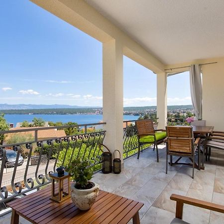 And Charming Apartment In Vantacici Malinska Εξωτερικό φωτογραφία