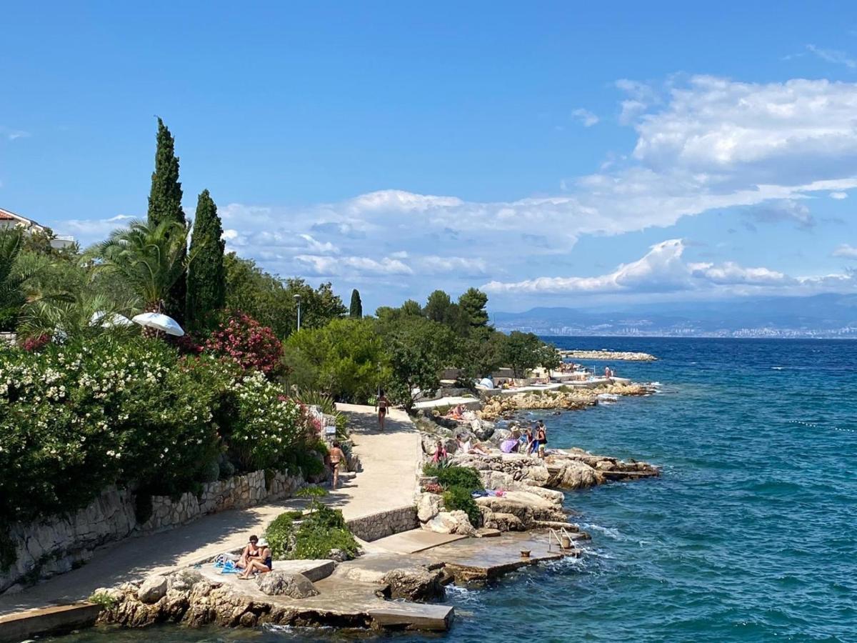 And Charming Apartment In Vantacici Malinska Εξωτερικό φωτογραφία