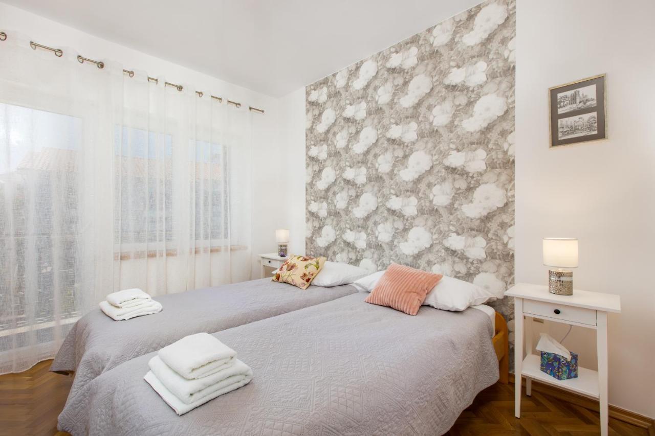 And Charming Apartment In Vantacici Malinska Εξωτερικό φωτογραφία